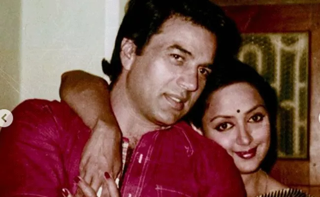 Esha Shares Adorable Pics Of Hema Malini Dharmendra Wedding Anniversary - Sakshi