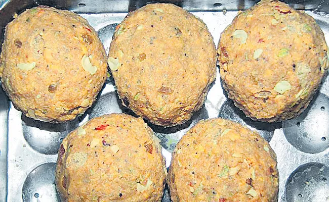 Srivari Laddu at half price - Sakshi