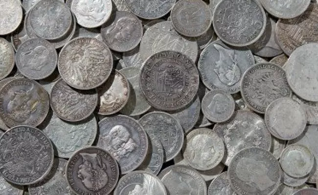 Silver Coins Found In East Godavari Coastal Area Village - Sakshi