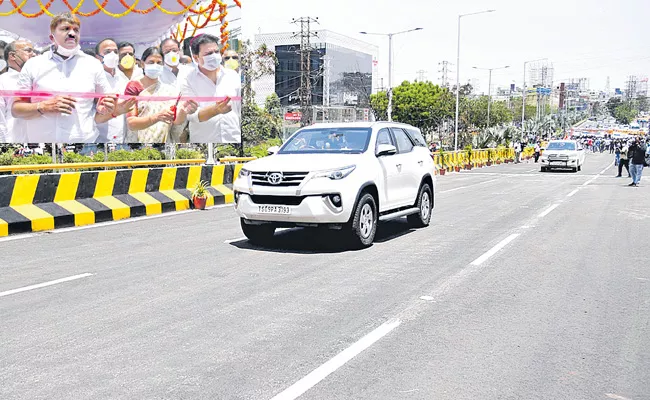 First Level Flyover Started By KTR At Biodiversity - Sakshi