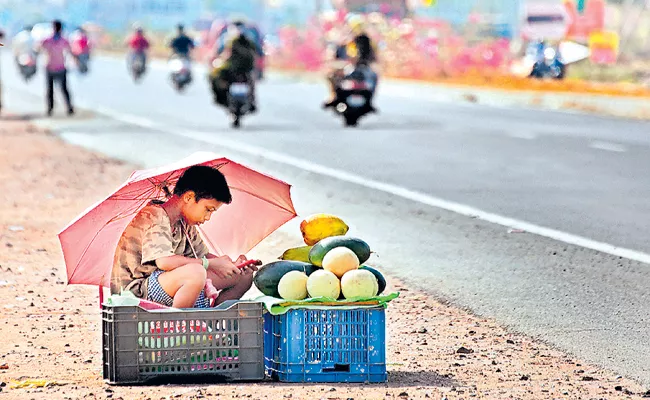 Temperatures are 2 to 4 degrees above normal in many areas in AP - Sakshi