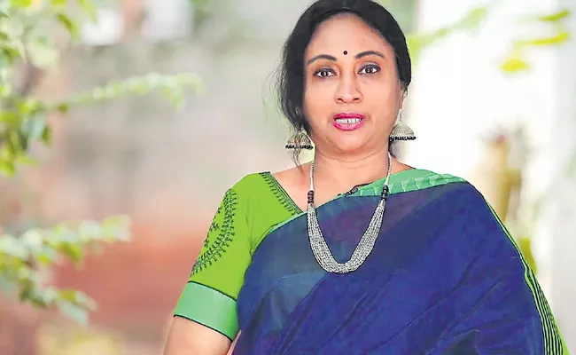 Sujata Kotamuraju Teaching India Culture To Kenya People - Sakshi