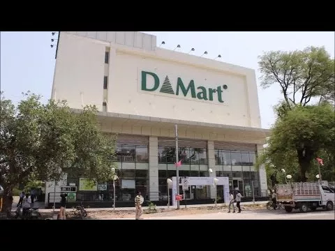 Dmart share plunges despite positive market - Sakshi