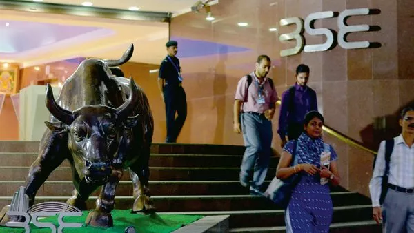 Sensex jumps 1000 points to reach 31660 - Sakshi