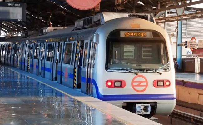 Delhi Metro Train Halt Time Increased by 30 Seconds - Sakshi