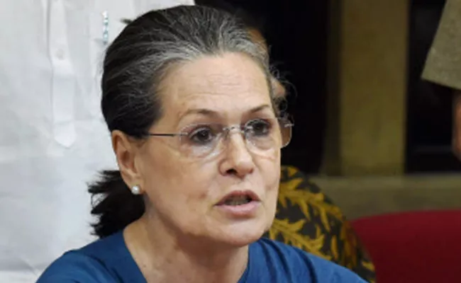 Sonia Gandhi Slams Centre For Being Insensitive Towards Migrants - Sakshi