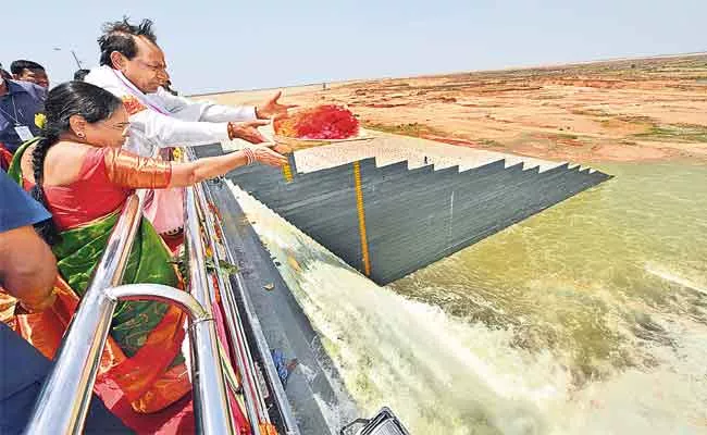 CM KCR Inaugurates Kondapochamma Sagar Project - Sakshi