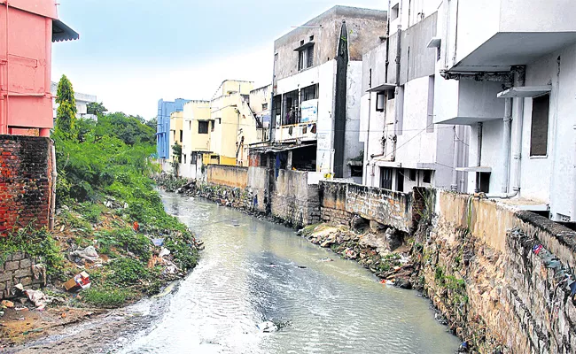 GHMC Fail in Drainage System Control in Rainy Season - Sakshi