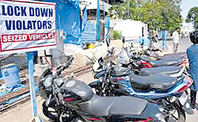 Telangana Traffic Police Wants To Release Seized Vehicles - Sakshi