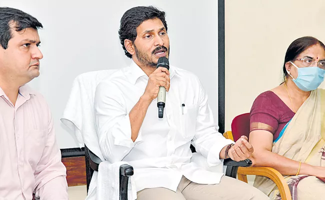 YS Jagan Mohan Reddy Assured For Victims Of Gas Leakage In Visakhapatnam - Sakshi