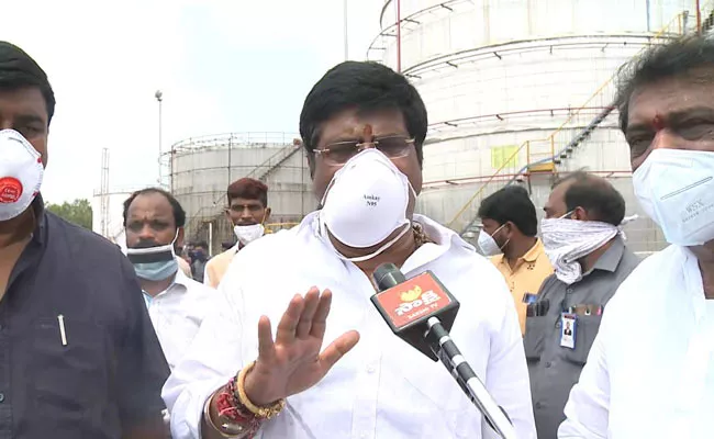 Avanthi Srinivas Visits LG Polymers Gas Leakage Place In Visakhapatnam - Sakshi