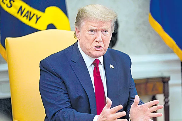 Donald Trump personal valet tests positive for COVID-19 - Sakshi