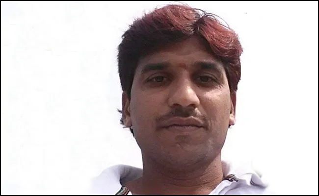 Rowdy Sheeter Murdered In Kagaznagar Over Old Gang Rivalry - Sakshi