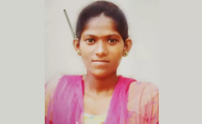 Family Conflicts Daughter Suicide in Karimnagar - Sakshi