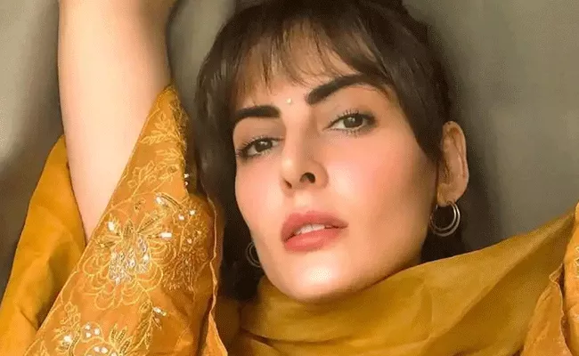 Mandana Karimi Says Mumbai Is Not Cheap City To Live In - Sakshi