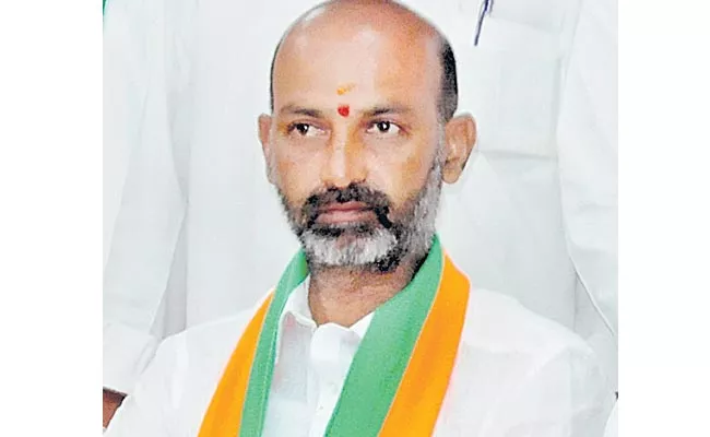 Bandi Sanjay Kumar Requests Central Ministers To Bring Back Telangana People From Gulf - Sakshi