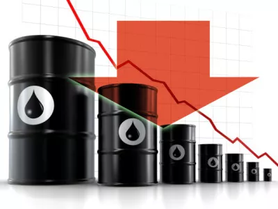 Crude prices tumbles due to US Inventories - Sakshi