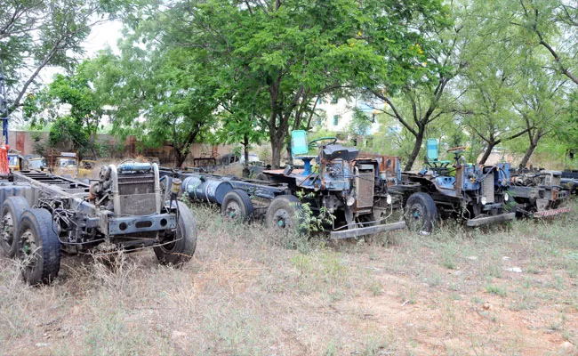 JC Brothers Frauds In Vehicle Registration - Sakshi