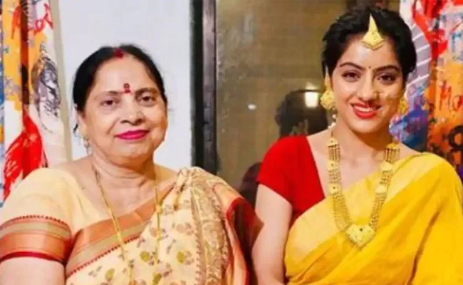 Deepika Singh Mother Get Admission In Hospital At New Delhi - Sakshi