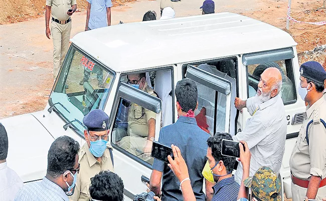 TDP Leader JC Prabhakar Reddy arrested in BS-III vehicles scam - Sakshi