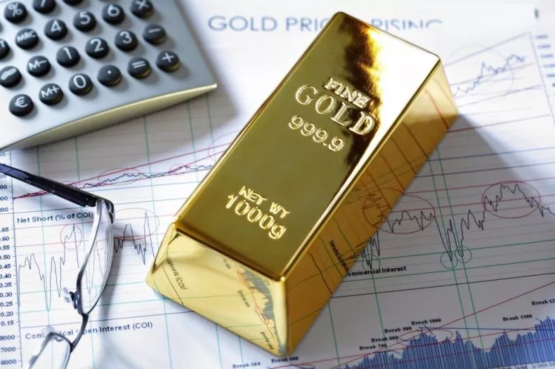 Gold prices today fall for second day - Sakshi