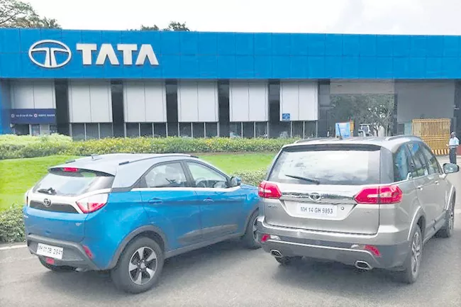 Tata Motors Reports Rs 9894 Crore Net Loss In March Quarter - Sakshi