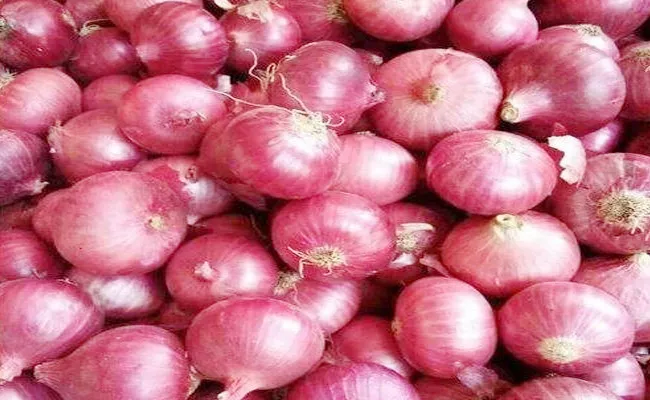 Onion Prices Down in Hyderabad Market - Sakshi