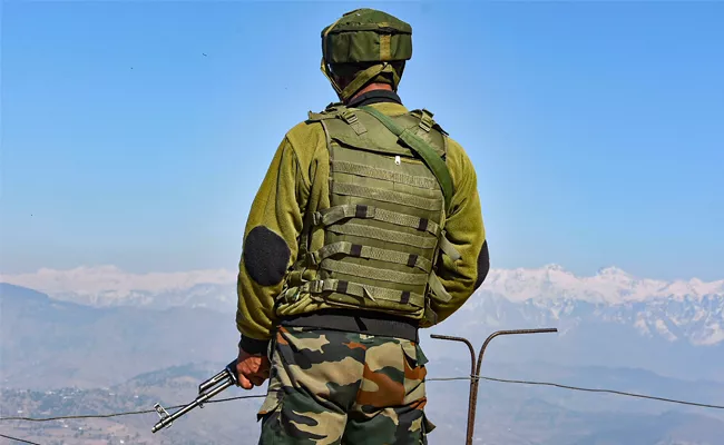 Pakistan Violates Ceasefire Along LoC In Naugam Sector Jammu Kashmir - Sakshi