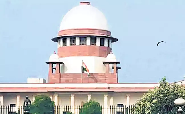 Supreme Court directs Centre and RBI to review loan moratorium scheme - Sakshi