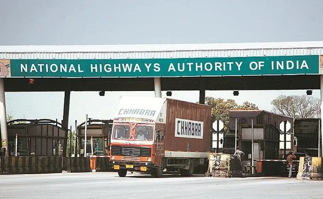 NHAI Says No Insurance For Families Who Died On National Highways - Sakshi