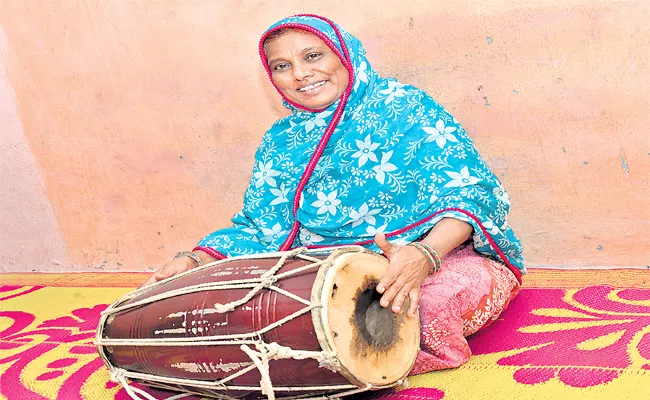 Msic Instrument Dolak Play Hafeeza Aapa Special Story - Sakshi