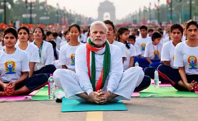 Stay home this Yoga Day says PM Narendra Modi in video message - Sakshi