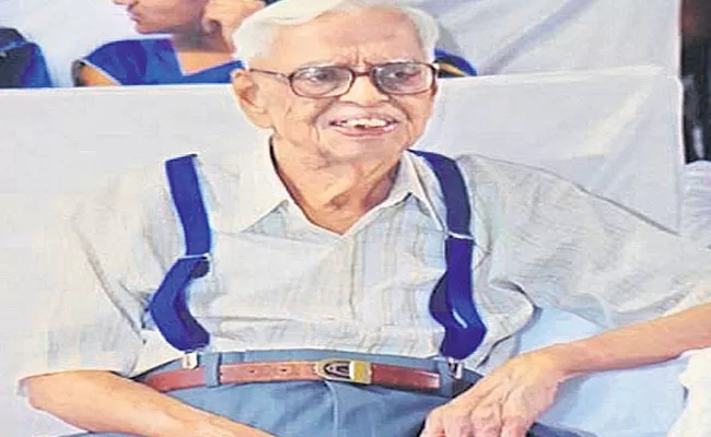 Veteran Economist Former IAS Officer BPR Vithal Lost Breath - Sakshi