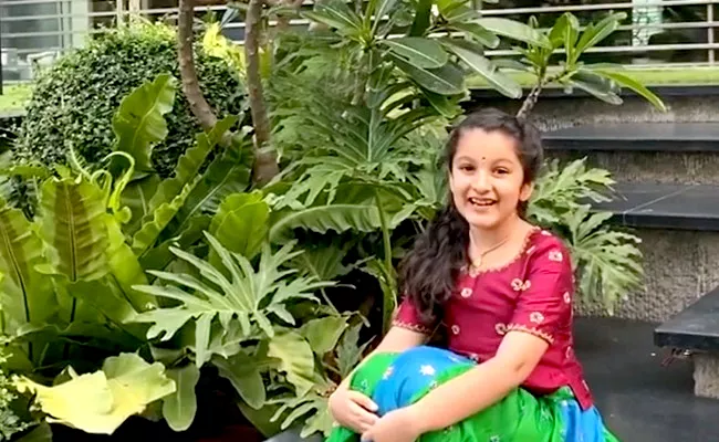 Yoga Day 2020: Sitara And Adhya Post A Special Video - Sakshi