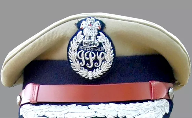 Several promoted IPS officers await new postings In Telangana - Sakshi