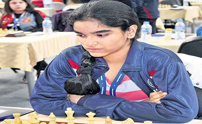 Priyanka Nutakki Won In International Online Chess Tournament - Sakshi