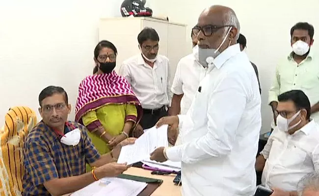 Dokka Manikya Varaprasad Filed Nomination As YSRCP MLC Candidate - Sakshi