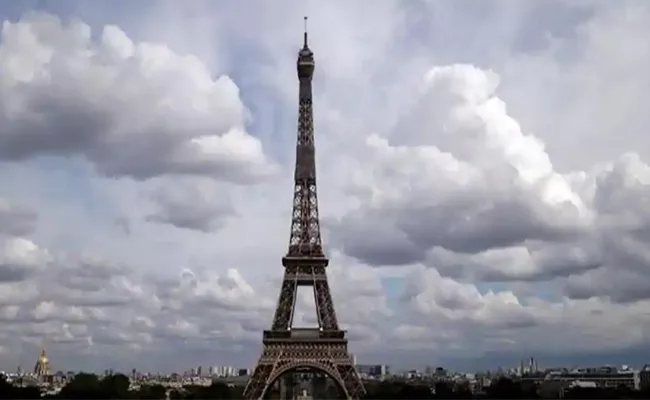 Eiffel Tower Reopens After Three Months - Sakshi