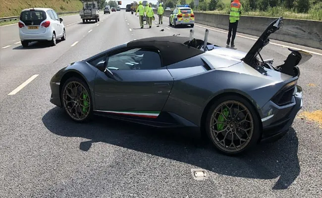 New Lamborghini damaged in crash just 20 minutes after purchase in England - Sakshi