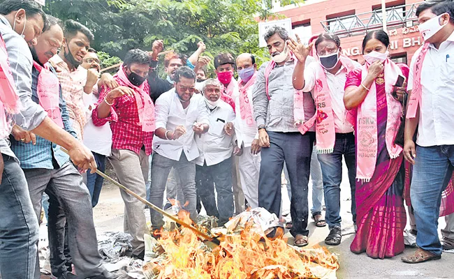 Telangana Government Reported To The High Court Over Old Age Homes - Sakshi