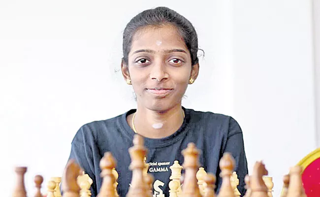 R Vaishali Lost In Semis In Speed Chess Online Championship - Sakshi