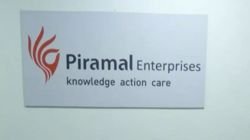 Carlyle group buys 20% stake in Piramal pharma - Sakshi