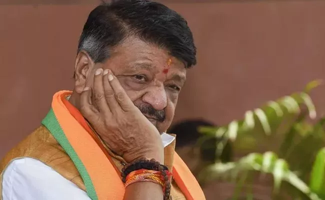 Viral Video:  BJP leader Call PS To Help Workers Even At 2 AM - Sakshi