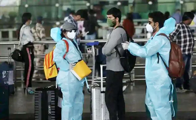 Delhi Man Skipped Screening At Airport And Traced By Police Home Quarantined - Sakshi