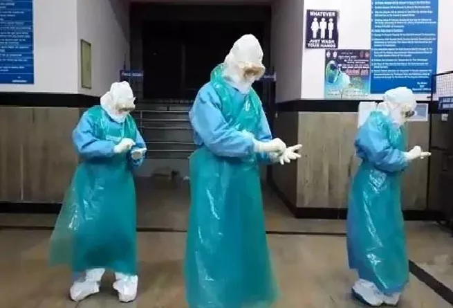 Bangalore Doctors Dance In PPE Kits - Sakshi