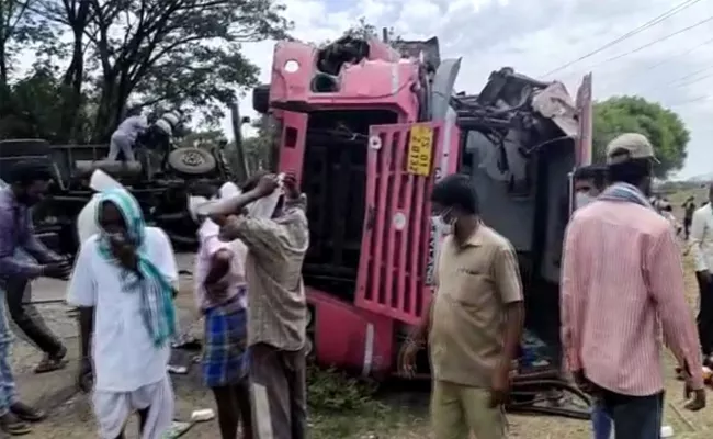 Tipper-TS RTC Bus Hits In  Mancherial District, several Injured - Sakshi