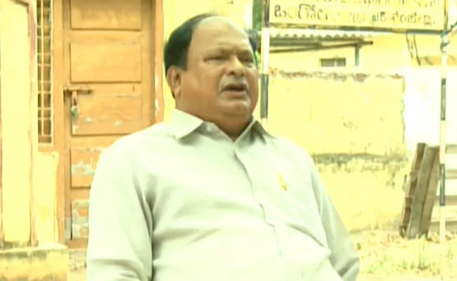 TDP MLA Karanam Balaram Sensational Comments On Chandrababu - Sakshi