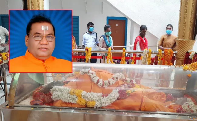 Prabhodananda Swamy Deceased With Heart Stroke in Anantapur - Sakshi