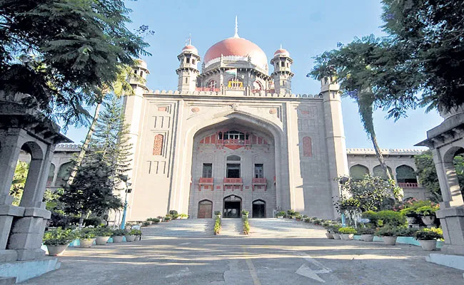 Telangana High Court Stayed NIMZ Zaheerabad Referendum - Sakshi