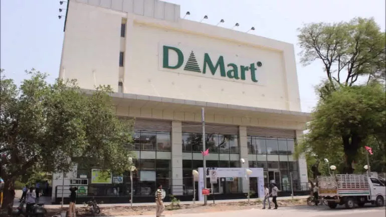 Dmart net profit plunges in Q1 due to Covid-19 - Sakshi